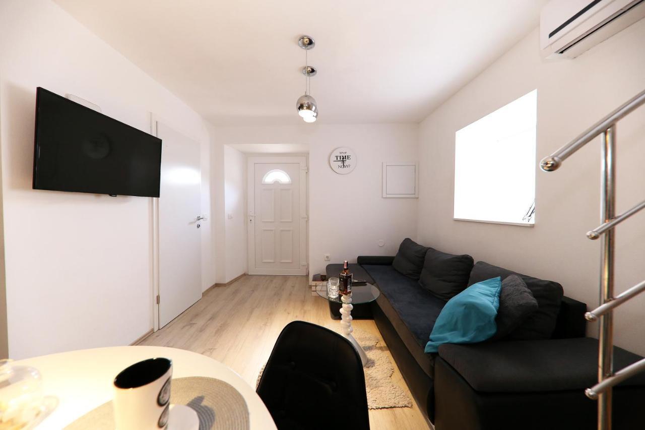 Jm-Sutomiscica-Holiday House On The Beach Extérieur photo